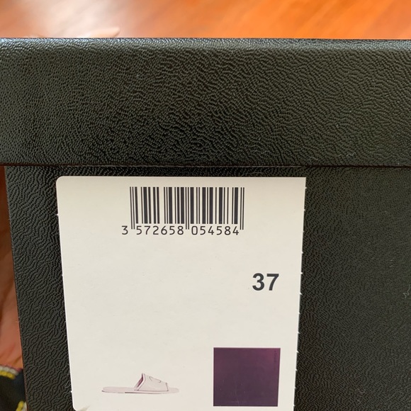 BNIB CHANEL sandals. - Picture 2 of 3